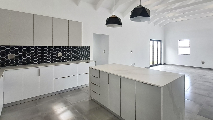 4 Bedroom Property for Sale in Shelley Point Western Cape